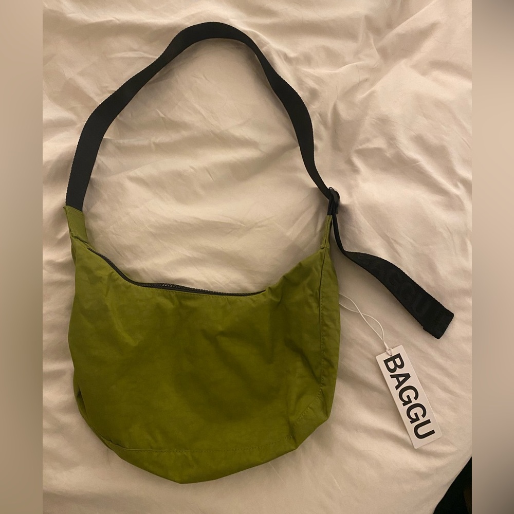 Baggu Medium Nylon Crescent Bag Medium Avocado